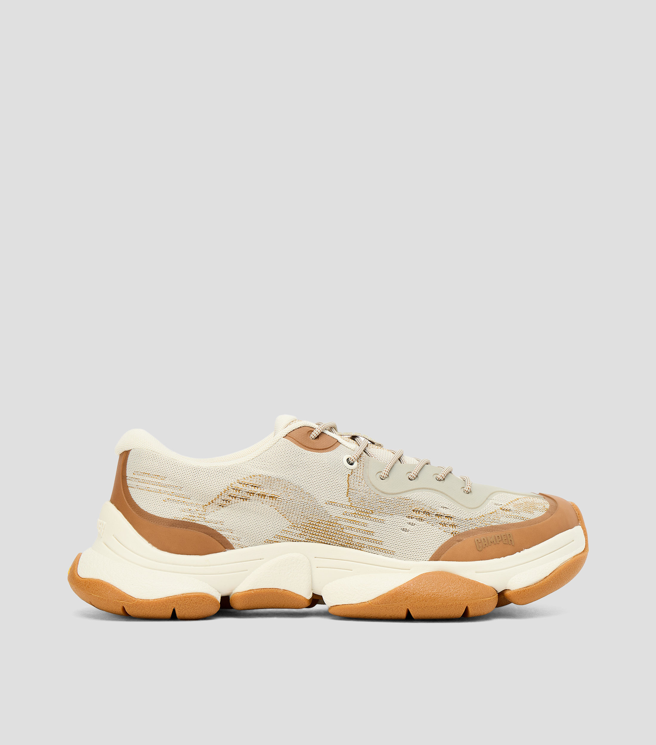 Tenis casuales con bordados Hombre
